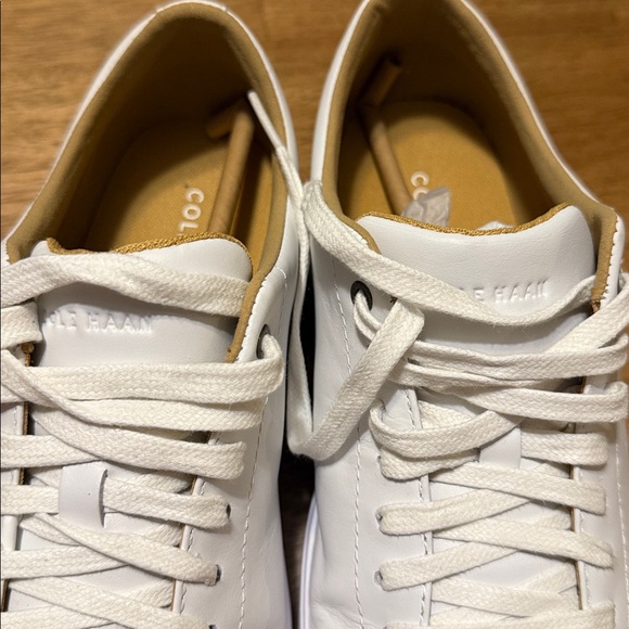 Cole HAAN white casual sneakers - Picture 6 of 6
